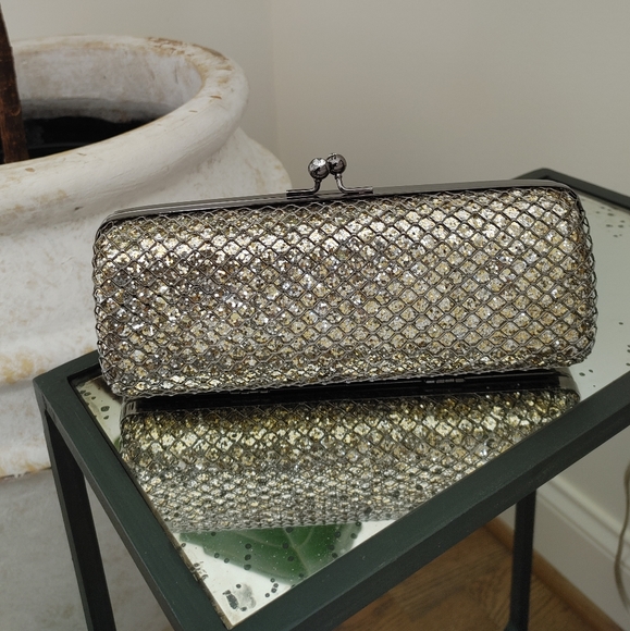 Clutch - Picture 1 of 3